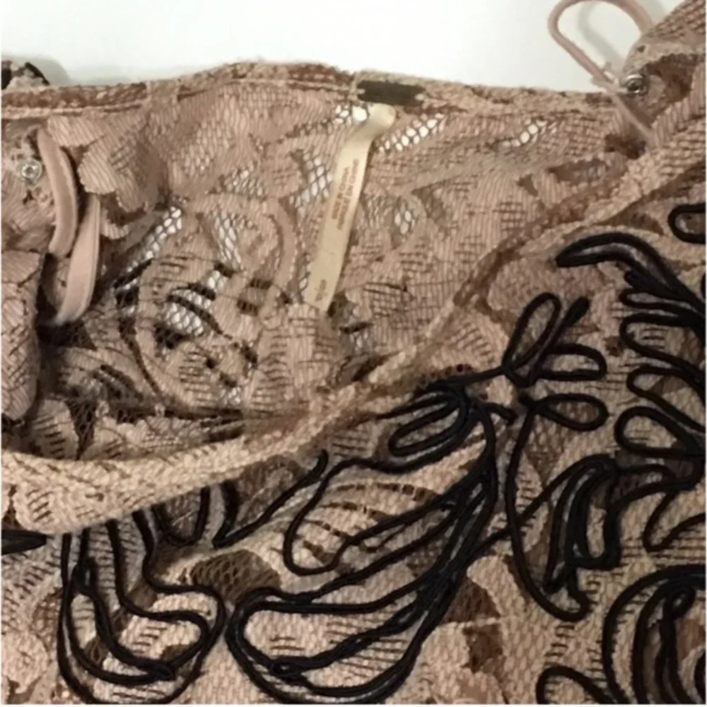 FREE PEOPLE Beautiful Dreamer Cream Floral Lace Black Boho Embroidered Dresss